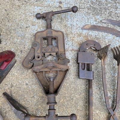 Assortment of Vintage Tools (1G-DW)