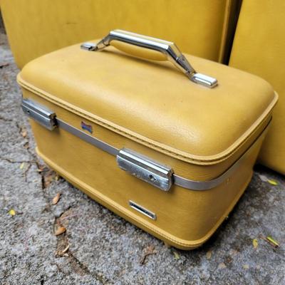 Vintage American Tourister Luggage (1G-DW)