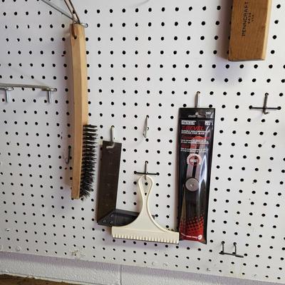 Collection of Hand Tools  (1G-JS)