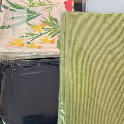 Sets of Napkins and Mats