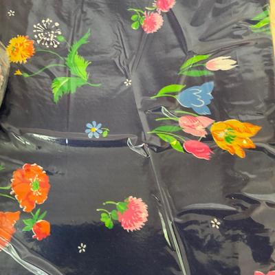 Tablecloths and bag of Doilies.