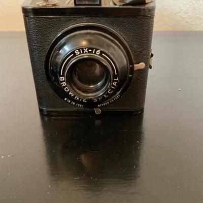 Brownie Special six-16 Camera