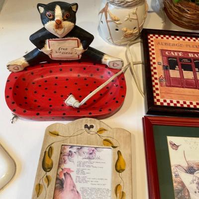 Lot of Neat Decor
