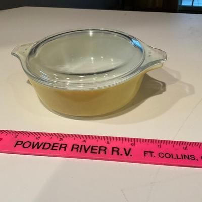 Vintage Pyrex bowl with lid.
