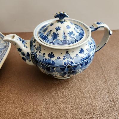 4 piece Lot Flow Blue Wedgwood , Washington Vase, Delft Holland , Ridgways Oriental