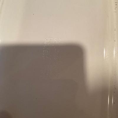 Three vintage Pyrex Dishes
