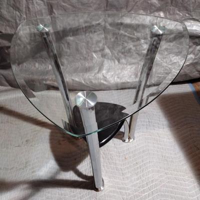 BEVELED GLASS TOP SIDE TABLE WITH CHROME LEGS
