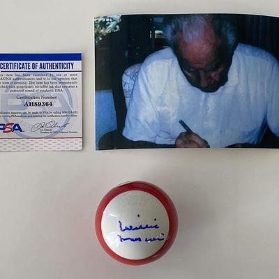 Willie Mosconi signed billiard ball-PSA