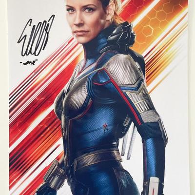 Marvel Ant-Man and the Wasp Evangeline Lilly signed movie photo