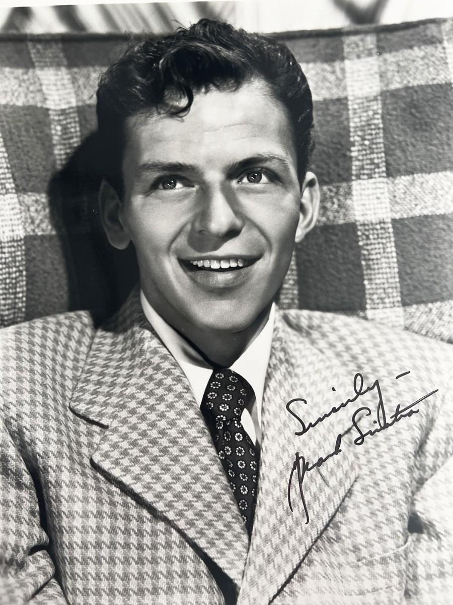 FRANK SINATRA signed autographed photo a gentleman COA Hologram main image 1