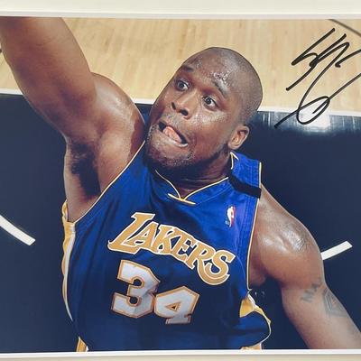 LA Lakers Shaquille O'Neal signed photo