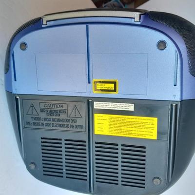 Emerson AM/FM/ CD/ CASSETTE Portable electric radio