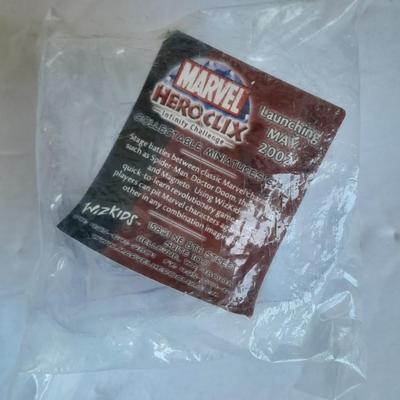 Official Comic books & Collectibles Science Fiction and Fantasy books with Marvel Hero Clix toys