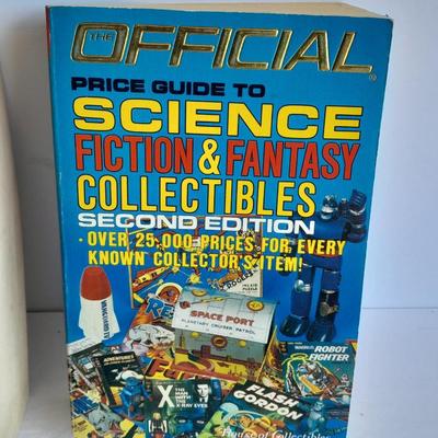 Official Comic books & Collectibles Science Fiction and Fantasy books with Marvel Hero Clix toys