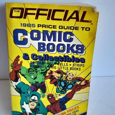 Official Comic books & Collectibles Science Fiction and Fantasy books with Marvel Hero Clix toys