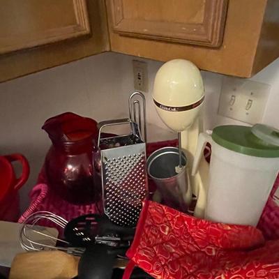 More fun - some vintage kitchen