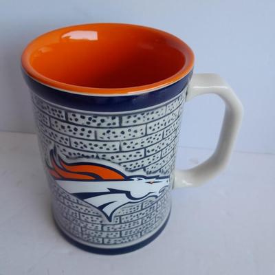 Bronco's Throw blanket and two Coffee Mugs