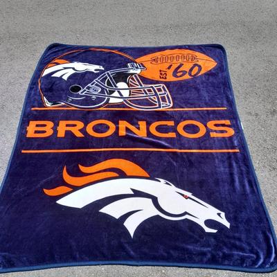 Bronco's Throw blanket and two Coffee Mugs