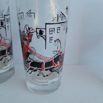 Eight glass Libbey Stagecoach Hi-Ball Glasses Tumblers Horse Carriage Red Black Winter