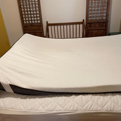 Queen mattress Topper