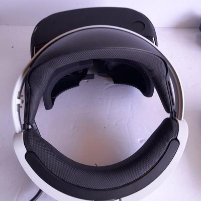 Playstation VR headset with PlayStation processor