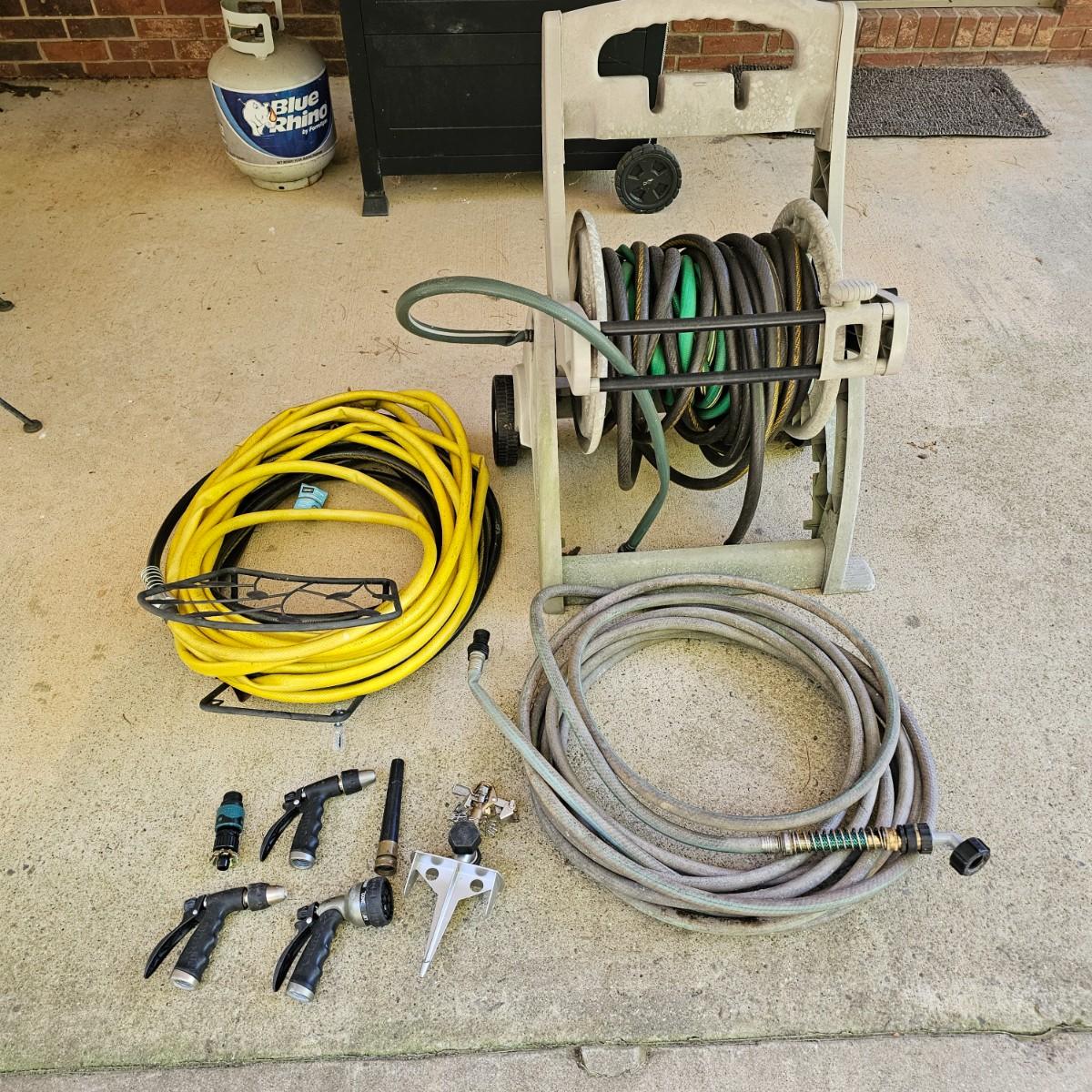 Garden Hoses, Hose Reel + More (1PJS)