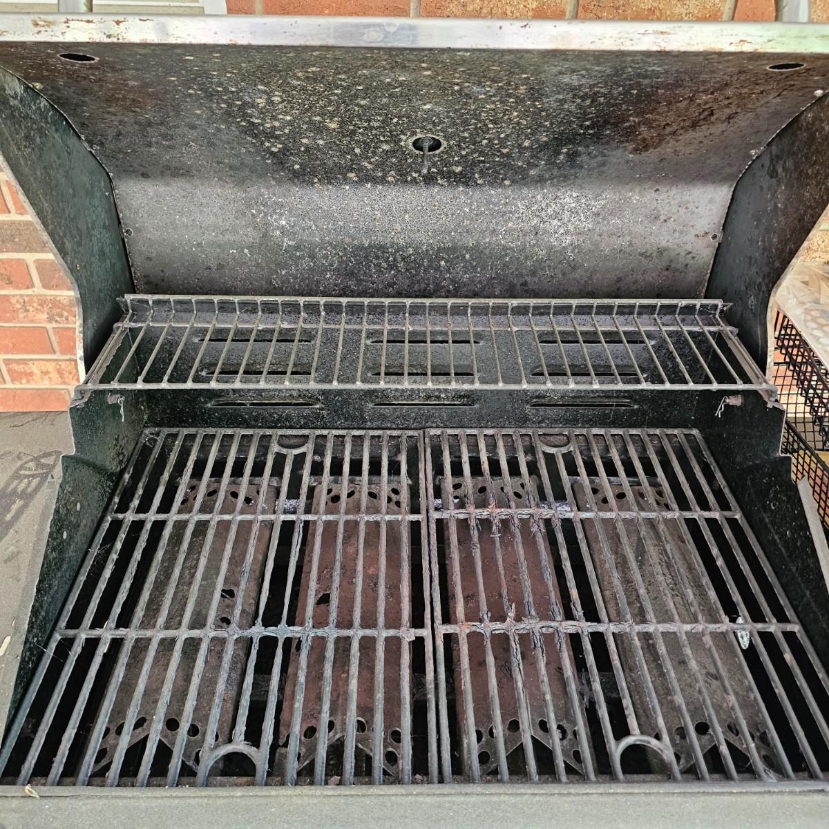Kenmore Elite 5 Burner Gas Grill Accessories 1P JS EstateSales