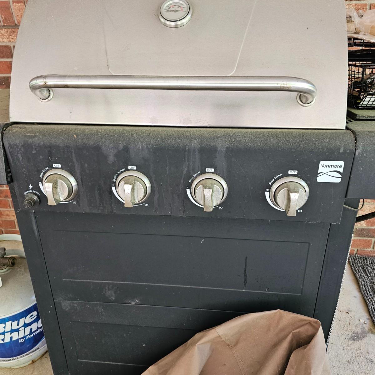 Kenmore Elite 5 Burner Gas Grill Accessories 1P JS EstateSales