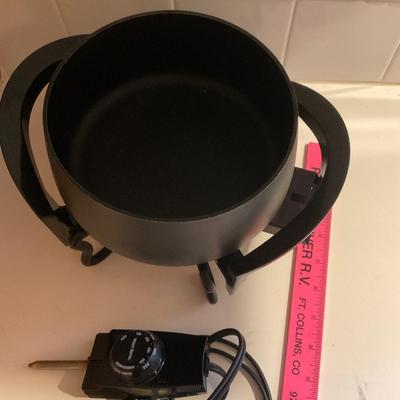 Electric Pot With Stand.