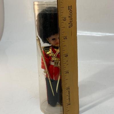 Vintage Vacation Souvenir Sleepy Eye Celluloid Plastic Beefeater Doll England