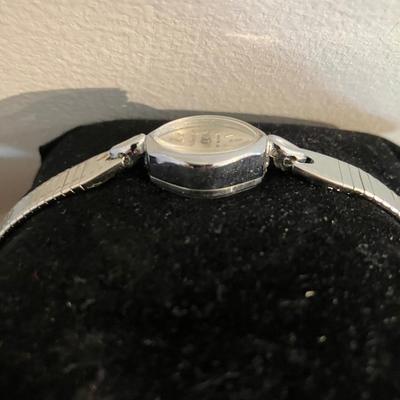 â€œHallmarkâ€ by Waltham 17j Ladies Bracelet Watch