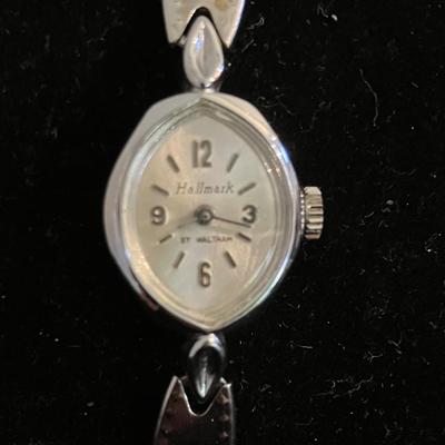 â€œHallmarkâ€ by Waltham 17j Ladies Bracelet Watch