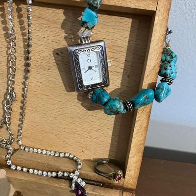 Jewelry Box / Contents with 16+ pieces wearable