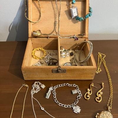 Jewelry Box / Contents with 16+ pieces wearable