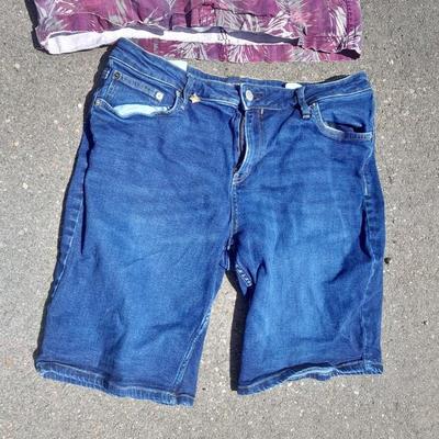 Women's Size 12 - 14 Capri's, shorts, and Skirts