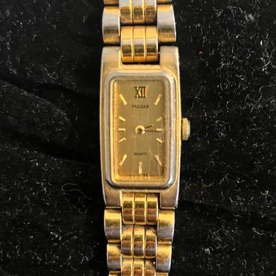 PULSAR Women's Gold Tone Vintage Watch