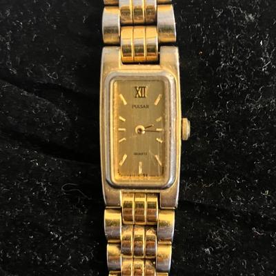 PULSAR Women's Gold Tone Vintage Watch