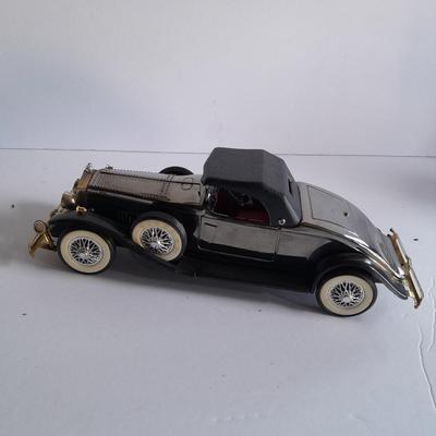 Vintage Rolls Royce Model car, Battery Operated AM Radio