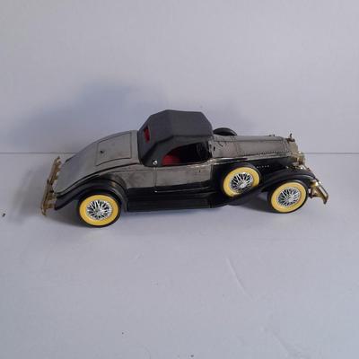 Vintage Rolls Royce Model car, Battery Operated AM Radio