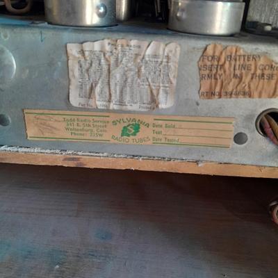 Two antique Tube radios to fix or for parts / display. Non-working