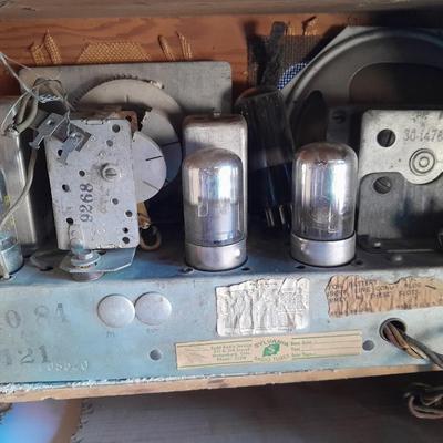Two antique Tube radios to fix or for parts / display. Non-working