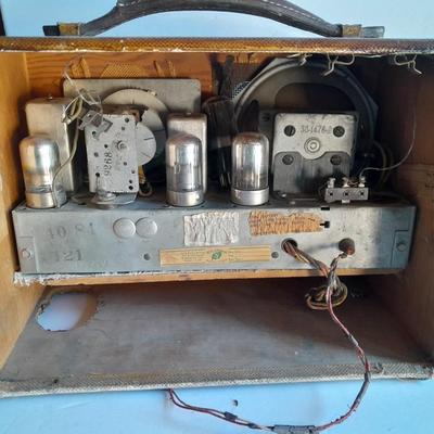 Two antique Tube radios to fix or for parts / display. Non-working
