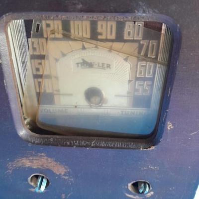 Two antique Tube radios to fix or for parts / display. Non-working