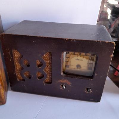 Two antique Tube radios to fix or for parts / display. Non-working