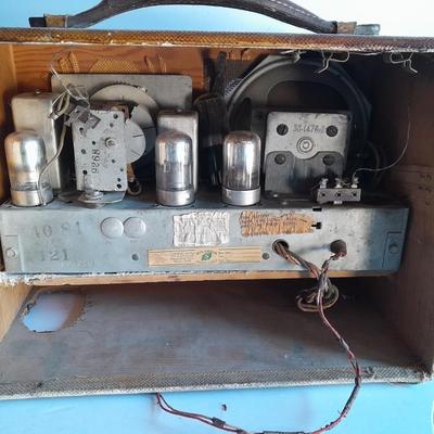 Two antique Tube radios to fix or for parts / display. Non-working