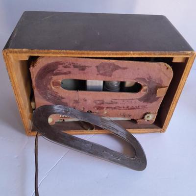 Two antique Tube radios to fix or for parts / display. Non-working