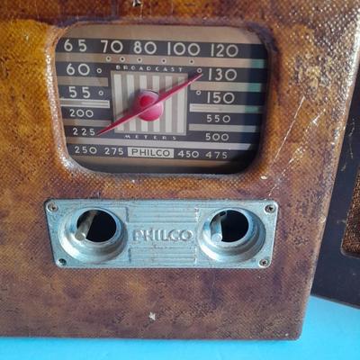 Two antique Tube radios to fix or for parts / display. Non-working