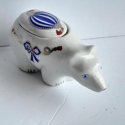 Willow tree angel, Snow Babies figures, Arden Polar bear and other small collectible decorative figures