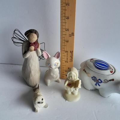 Willow tree angel, Snow Babies figures, Arden Polar bear and other small collectible decorative figures