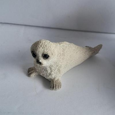 Willow tree angel, Snow Babies figures, Arden Polar bear and other small collectible decorative figures